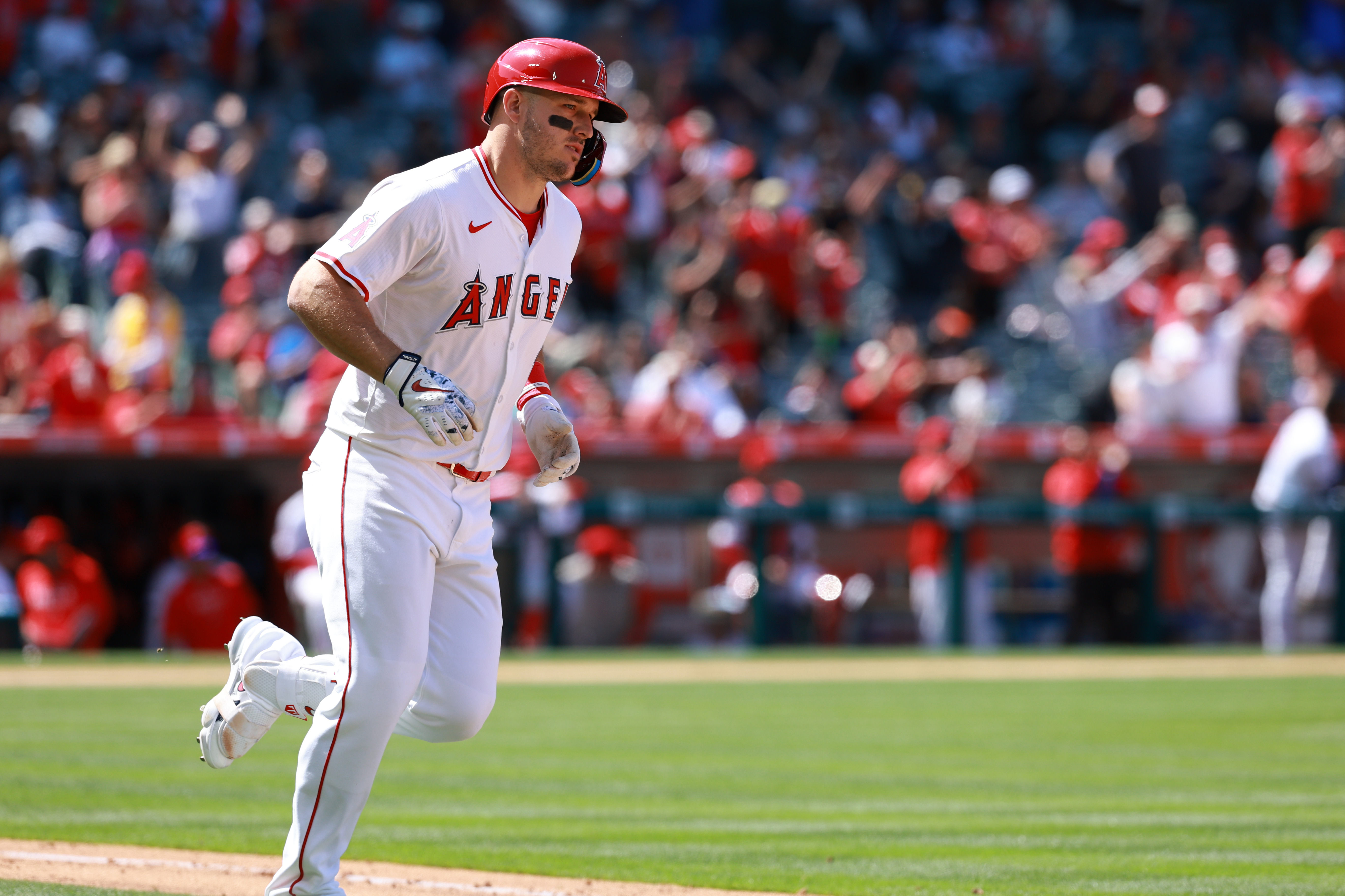 MLB: Baltimore Orioles at Los Angeles Angels, phillies