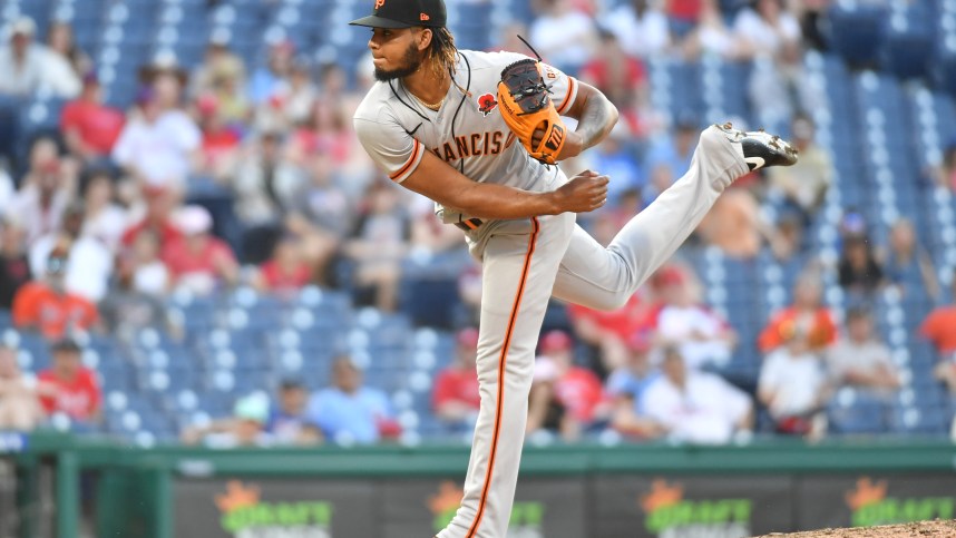 Bold Phillies mock trade lands them preeminent Giants reliever