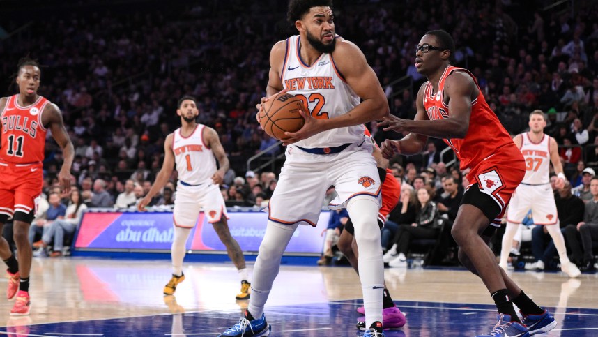 Nov 13, 2024; New York, New York, USA; New York Knicks center Karl-Anthony Towns (32) posts up against Chicago Bulls forward Jalen Smith (7) during the first half at Madison Square Garden. Mandatory Credit: John Jones-Imagn Images