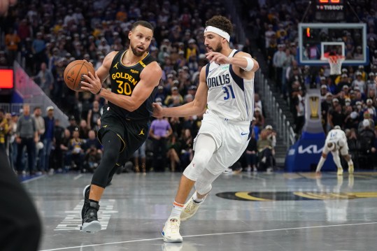 Nov 12, 2024; San Francisco, California, USA; Golden State Warriors guard Stephen Curry (30) drives past Dallas Mavericks guard Klay Thompson (31) in the fourth quarter at the Chase Center. Mandatory Credit: Cary Edmondson-Imagn Images