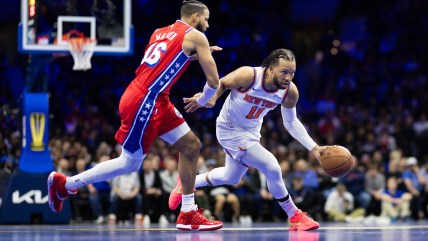 Knicks dodge a bullet as Jalen Brunson suffers injury scare during game against 76ers