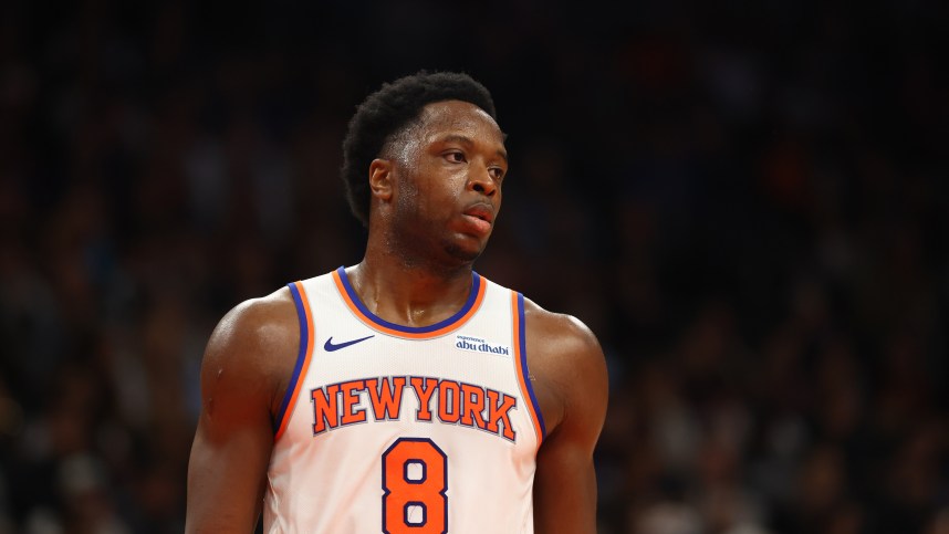 Nov 20, 2024; Phoenix, Arizona, USA; New York Knicks forward OG Anunoby (8) against the Phoenix Suns at Footprint Center. Mandatory Credit: Mark J. Rebilas-Imagn Images