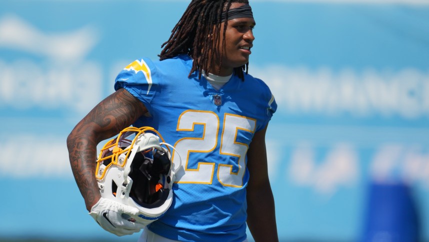 Jun 13, 2024; Costa Mesa, CA, USA; Los Angeles Chargers linebacker Junior Colson (25) during minicamp at the Hoag Performance Center. Mandatory Credit: Kirby Lee-Imagn Images