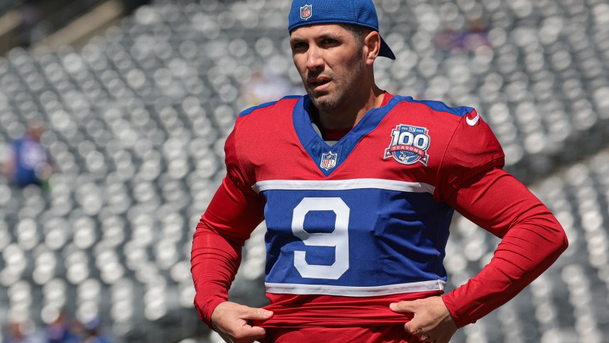 Sep 8, 2024; East Rutherford, New Jersey, USA; New York Giants place kicker Graham Gano (9) on the field before the game against the Minnesota Vikings at MetLife Stadium. Mandatory Credit: Vincent Carchietta-Imagn Images