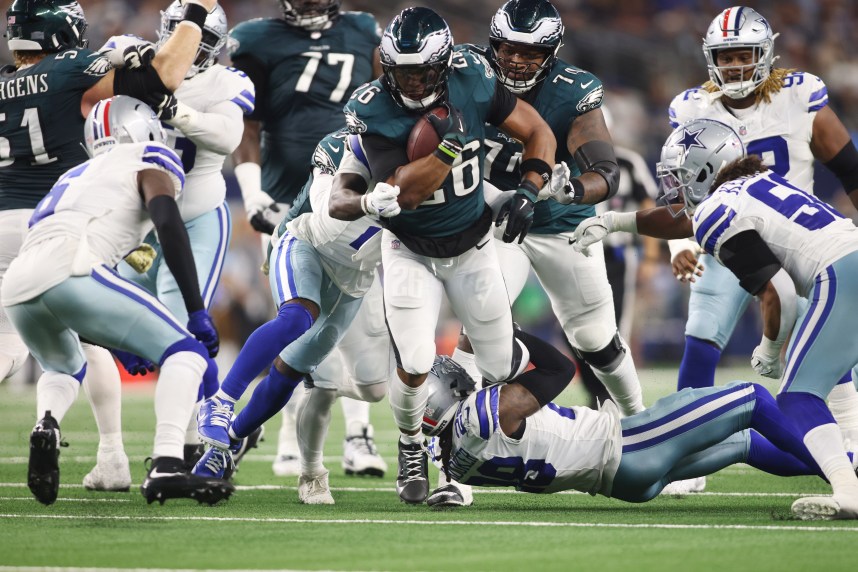 NFL: Philadelphia Eagles at Dallas Cowboys