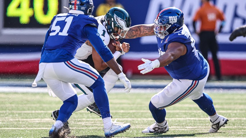 NFL: Philadelphia Eagles at New York Giants, azeez ojulari