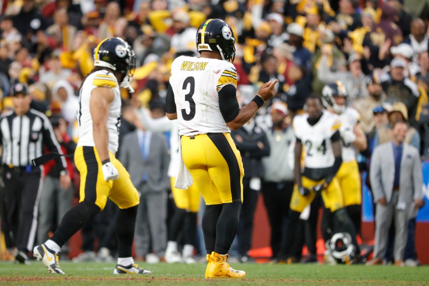 NFL: Pittsburgh Steelers at Washington Commanders