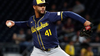 Phillies add right-handed swingman for their pitching staff