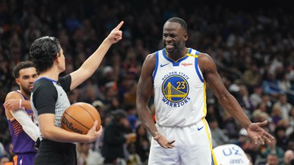 Warriors star achieves major franchise feat in tough loss vs. Suns