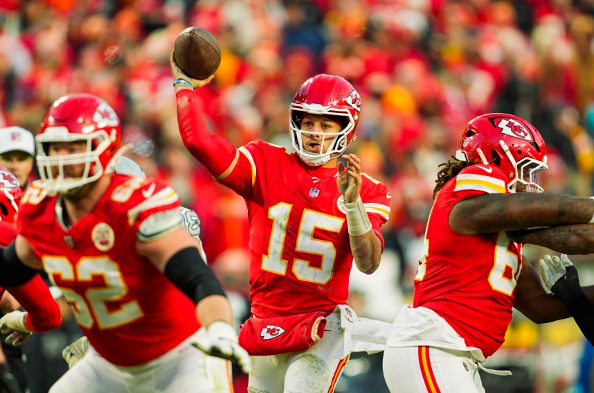 NFL: Las Vegas Raiders at Kansas City Chiefs