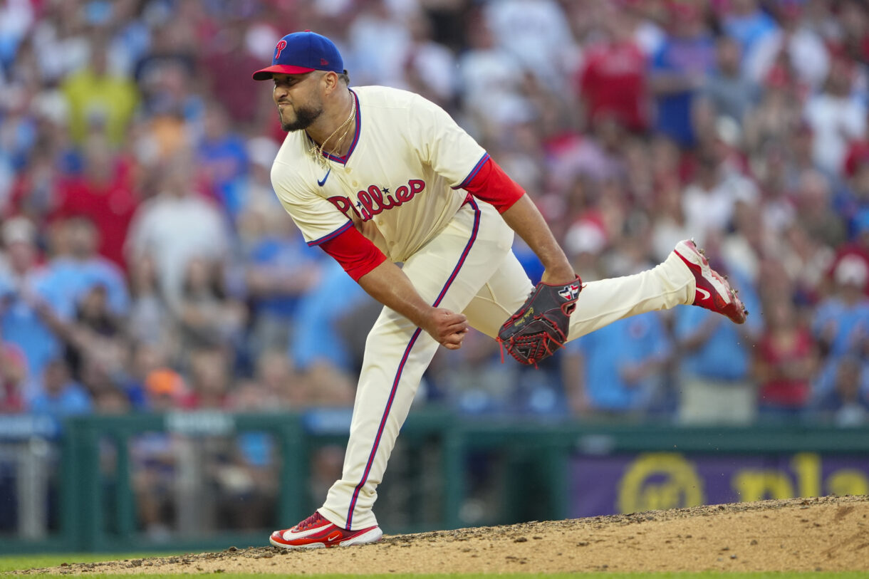 Carlos Estevez, Cubs, Phillies