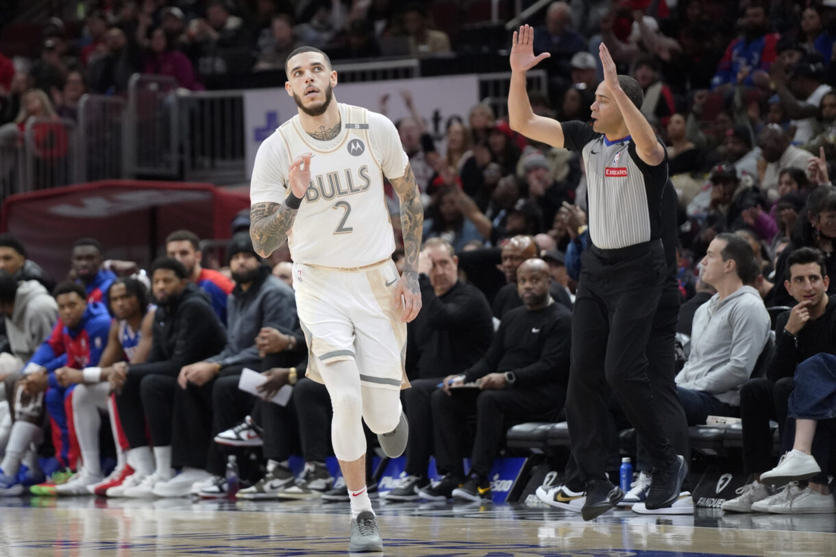NBA: Philadelphia 76ers at Chicago Bulls