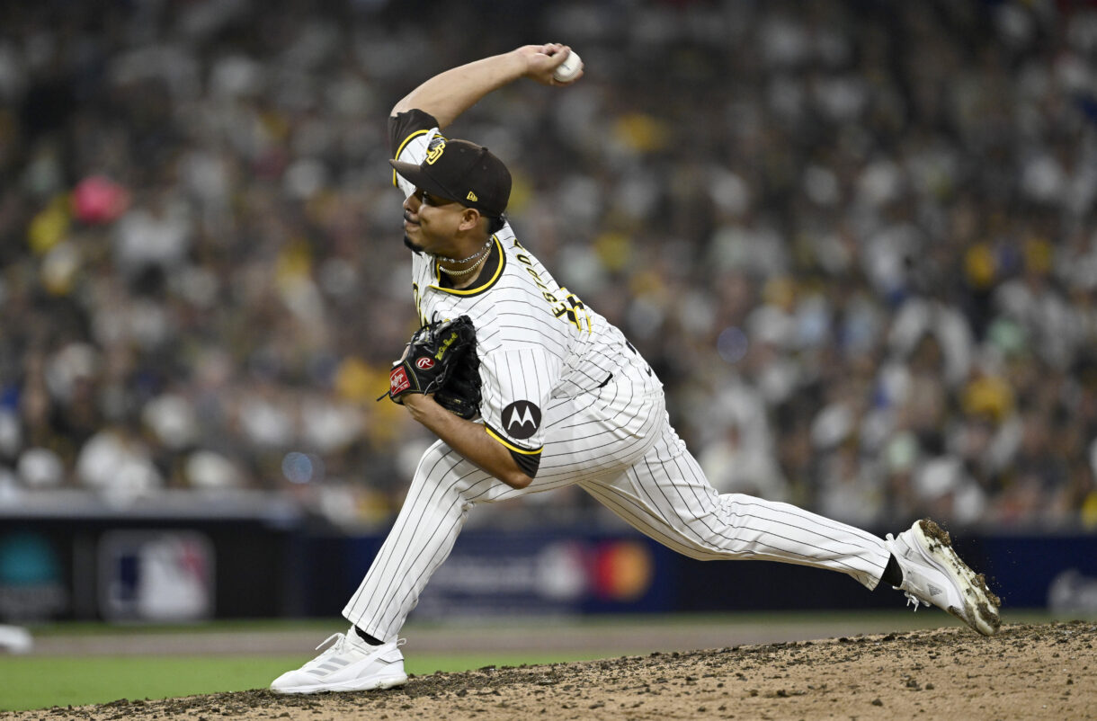 Jeremiah Estrada, Padres