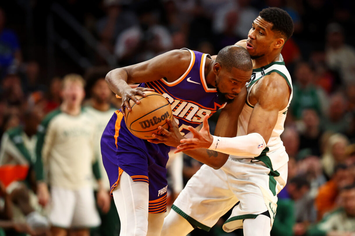 NBA: Milwaukee Bucks at Phoenix Suns