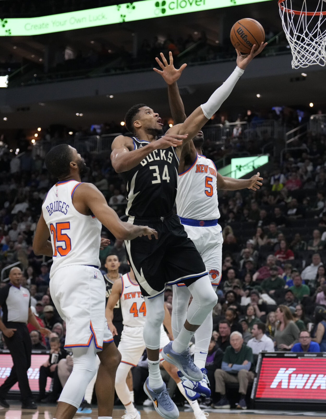 NBA: New York Knicks at Milwaukee Bucks