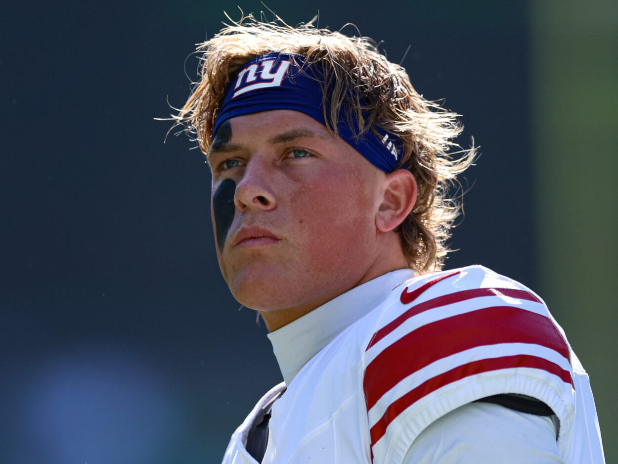 jaxson dart, NFL: New York Giants at Philadelphia Eagles